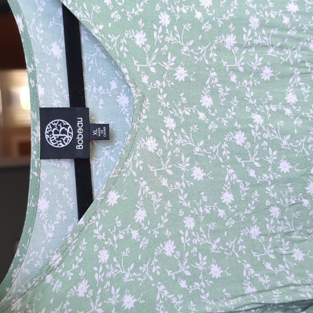 Light green blouse - Picture 2 of 3